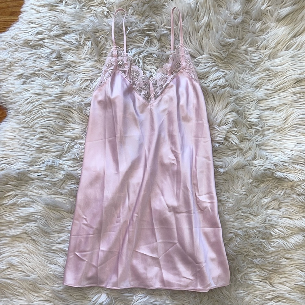 REVEAL LACE SLIP